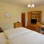 Quarto em Acomodações Particulares Gaestehaus Huber