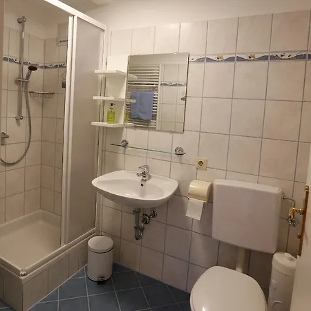 منزل للإقامة Gaestehaus Huber *